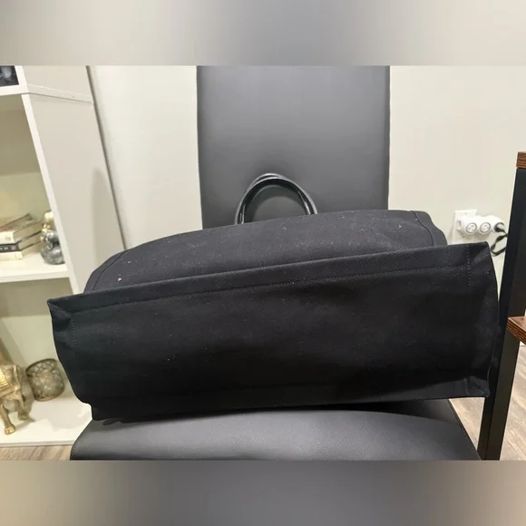 *24HR SALE*
Authentic NWOT Saint Laurent Rive Gauche Black Tote - Picture 4 of 11